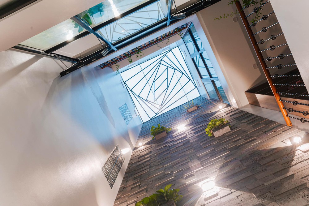 Ngôi nhà phố 110m2 của vợ chồng 9x: Tổng chi phí 2,8 tỷ đồng, xây dựng trong 299 ngày, thành quả cực mỹ mãn - Ảnh 5. Ngôi nhà phố 110m2 của vợ chồng 9x: Tổng chi phí 2,8 tỷ đồng, xây dựng trong 299 ngày, thành quả cực mỹ mãn - Ảnh 5.