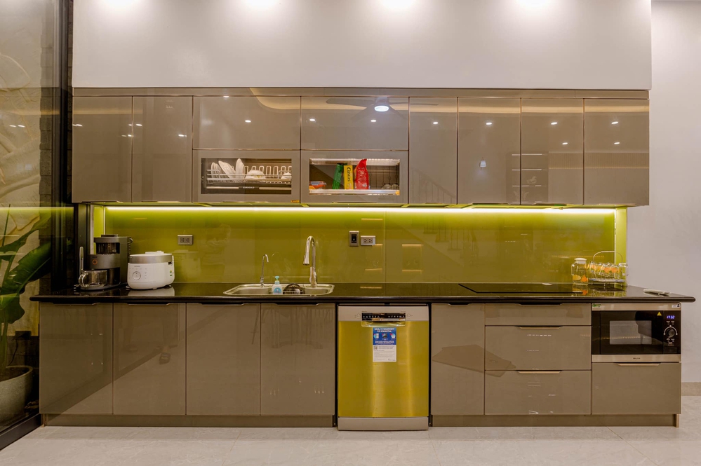 Ngôi nhà phố 110m2 của vợ chồng 9x: Tổng chi phí 2,8 tỷ đồng, xây dựng trong 299 ngày, thành quả cực mỹ mãn - Ảnh 8. Ngôi nhà phố 110m2 của vợ chồng 9x: Tổng chi phí 2,8 tỷ đồng, xây dựng trong 299 ngày, thành quả cực mỹ mãn - Ảnh 8.