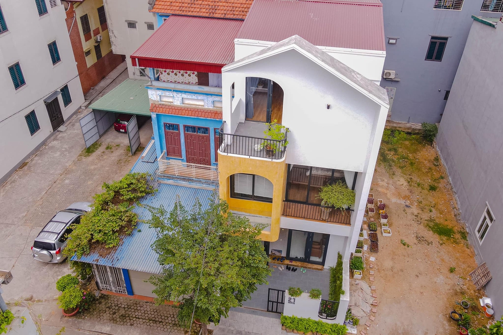 Ngôi nhà phố 110m2 của vợ chồng 9x: Tổng chi phí 2,8 tỷ đồng, xây dựng trong 299 ngày, thành quả cực mỹ mãn - Ảnh 2. Ngôi nhà phố 110m2 của vợ chồng 9x: Tổng chi phí 2,8 tỷ đồng, xây dựng trong 299 ngày, thành quả cực mỹ mãn - Ảnh 2.