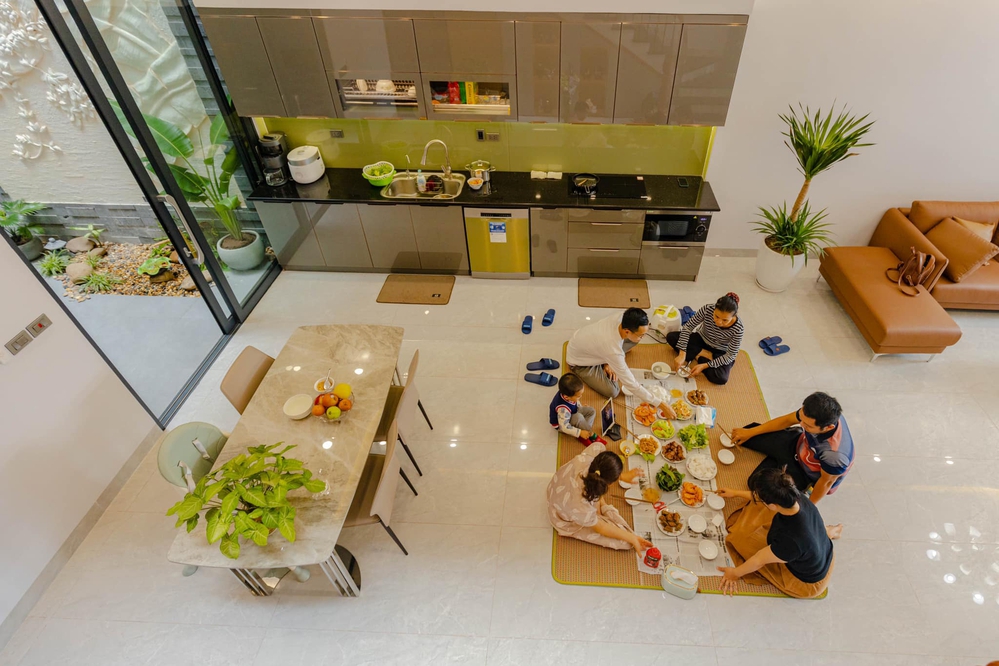 Ngôi nhà phố 110m2 của vợ chồng 9x: Tổng chi phí 2,8 tỷ đồng, xây dựng trong 299 ngày, thành quả cực mỹ mãn - Ảnh 7. Ngôi nhà phố 110m2 của vợ chồng 9x: Tổng chi phí 2,8 tỷ đồng, xây dựng trong 299 ngày, thành quả cực mỹ mãn - Ảnh 7.