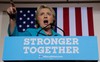 Dính đòn đau trước bầu cử, bà Clinton thách thức FBI đưa bằng chứng xác thực về bê bối email