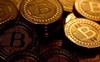 Giá Bitcoin tiệm cận 10.000 USD, thị trường tiền ảo cán mốc 300 tỷ USD