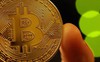Giá bitcoin sụt mạnh chỉ vài giờ sau khi lập đỉnh
