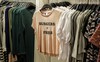 Nhà máy điện ở Thụy Điển đốt quần áo của H&M thay than đá