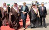 Nữ Thủ tướng Anh phá lệ khi đến thăm Ả rập xê út mà không mặc khăn choàng