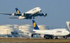 Sau tàu cao tốc, tới lượt máy bay của Boeing, Airbus chịu ảnh hưởng vì bê bối