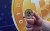 Nếu bitcoin đạt 6.000 USD: Mua hay không mua?