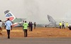 NÓNG: Máy bay chở 44 người gặp tai nạn vỡ tan tành và bốc cháy dữ dội