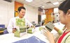 Giảm lãi suất vẫn là bài toán khó