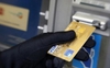 Vì sao các vụ mất tiền trong thẻ ATM thường xảy ra lúc nửa đêm?