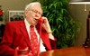 Mua cổ phiếu từ năm 11 tuổi và những chuyện chưa kể về cuộc đời kỳ lạ của tỷ phú Warren Buffett