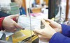 Các ngân hàng mong dân gửi tiền nhiều và lâu hơn: Giấc mơ có thật?