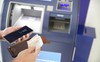 Rút tiền tại ATM bằng điện thoại cực kỳ đơn giản với bảo bối này