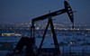 Vì sao Trung Quốc rút dầu thô khỏi danh sách đánh thuế hàng Mỹ?