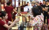 Vàng và tỷ giá USD cùng bật tăng trong phiên giao dịch cuối tuần