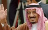 Giá cả tăng, Vua Ả-rập Xê-út mang 13 tỷ USD 'phát' cho dân