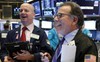 Phố Wall hy vọng Fed hạ lãi suất, Dow Jones tiếp tục tăng hơn 200 điểm