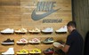 Nike trở thành công ty 100 tỷ USD như thế nào?