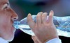 Tạp chí Business Insider: Nước đóng chai chính là cú lừa lớn nhất thế kỷ 21
