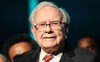 Là cổ đông lớn của Apple, Warren Buffett vẫn dùng điện thoại Samsung