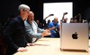 Jony Ive rời Apple vì mâu thuẫn chiến lược với CEO Tim Cook?