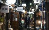 Phố cổ 'hoàng kim' của Tokyo: Nơi 300 nhà hàng cùng nhau 'trốn' thế giới hiện đại, chen chúc trong diện tích bằng nửa sân bóng