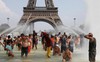 Pháp: Gần 1.500 người chết trong 18 ngày nắng nóng cao điểm