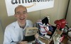 Nhìn lại những nấc thang 55 cuộc đời của tỷ phú Jeff Bezos: Từ gã bán sách bị Phố Wall mỉa mai đến vị trị số 1 chưa có người thay thế