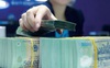 Đến mùa cao điểm toán, tiền liên tục được bơm ròng ra thị trường