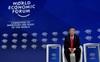 Sóng gió chờ ông Donald Trump ở Davos