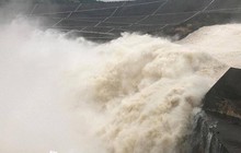 Sáng nay 5-8, thủy điện Sơn La, Hòa Bình đồng loạt xả lũ