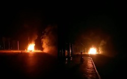 Đang chạy trên đường, xe bán tải bốc cháy dữ dội