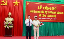 Trao quyết định của Bộ trưởng Bộ Công an về công tác cán bộ