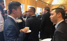 Nhà đầu tư hào hứng với câu chuyện Việt Nam Nhà đầu tư hào hứng với câu chuyện Việt Nam
