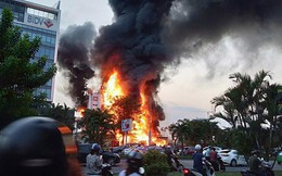 Hải Phòng: Đang cháy lớn tại cửa hàng điện máy Hoàng Gia