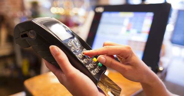 Siết thẻ tín dụng, thông điệp mạnh tay từ Ngân hàng Nhà nước