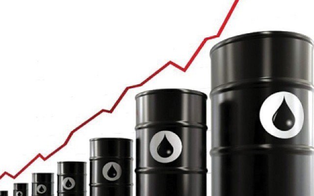 Giá dầu bật tăng sau cuộc khủng hoảng ngoại giao trong thế giới Ả Rập