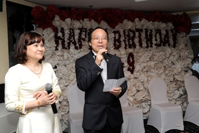 
Ông Đỗ Minh Phú và vợ trong tiệc mừng sinh nhật lần thứ 62.
