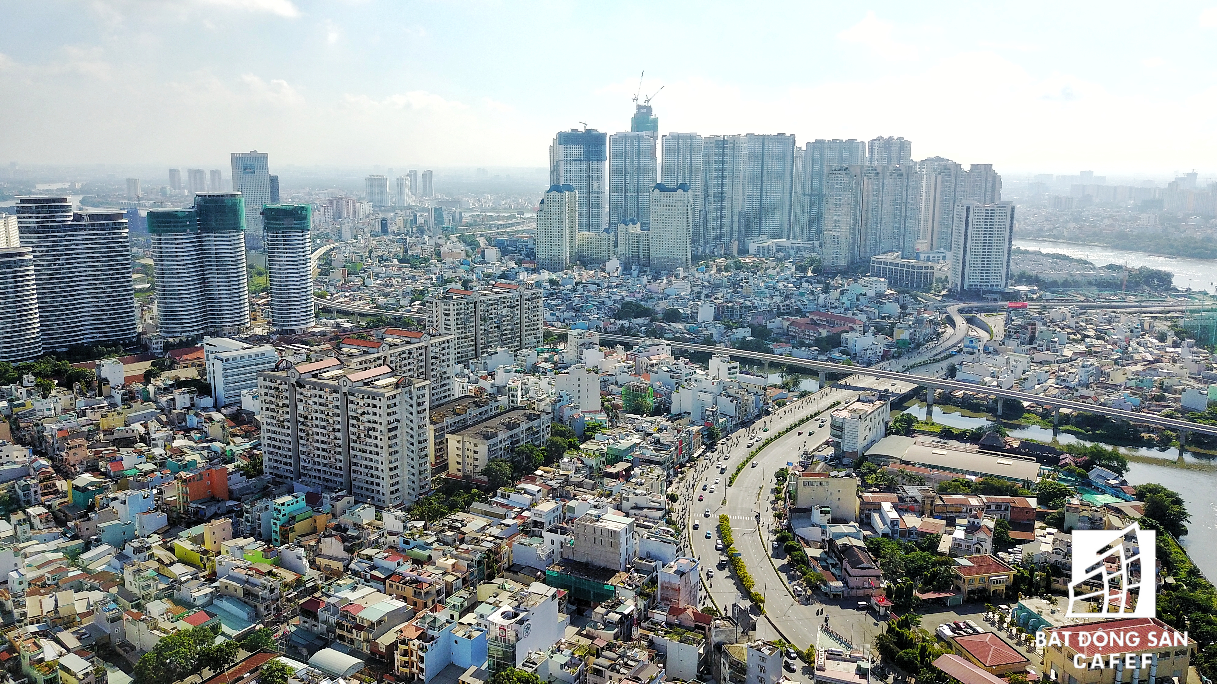 Cạnh đường Nguyễn Hữu Cảnh khoảng 500 mét là cụm dự án tọa lạc trên đường Ngô Tất Tố