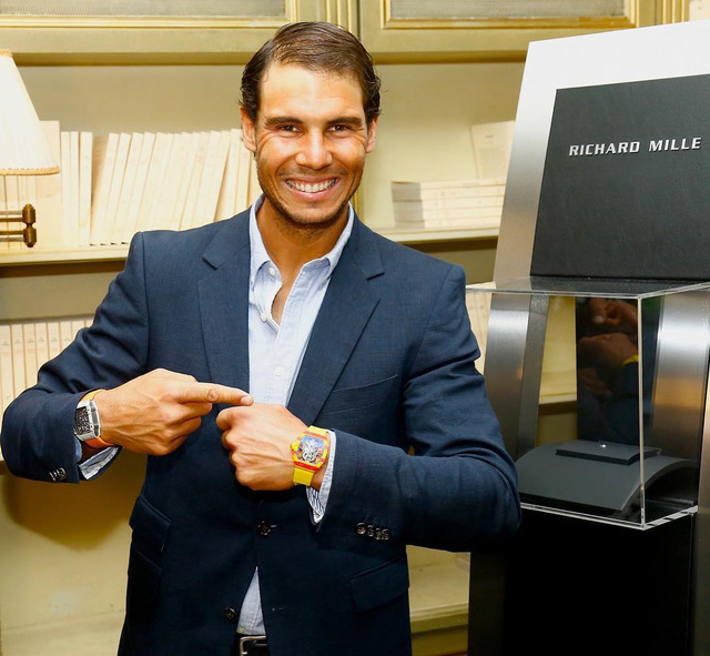  Cũng giống như lối thi đấu của Rafael Nadal, chiếc đồng hồ này là sự lựa chọn hoàn hảo dành cho những người mạnh mẽ, dứt khoát và sáng tạo. 