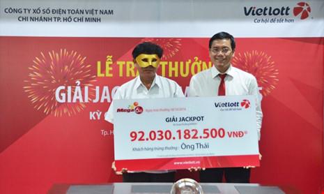 Ông Thái đến từ Trà Vinh đang là khách hàng sở hữu giải Jackpot cao nhất hiện nay với trên 92 tỷ đồng