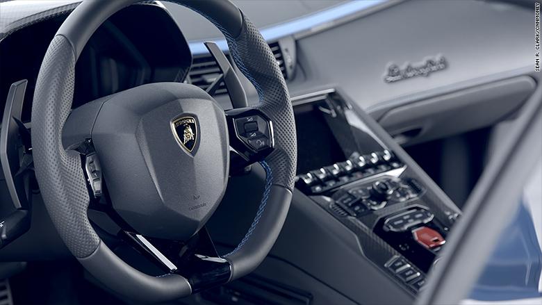 Chiêm ngưỡng phiên bản mới của siêu xe Lamborghini Aventador S: Vẫn điên  cuồng nhưng vượt trội