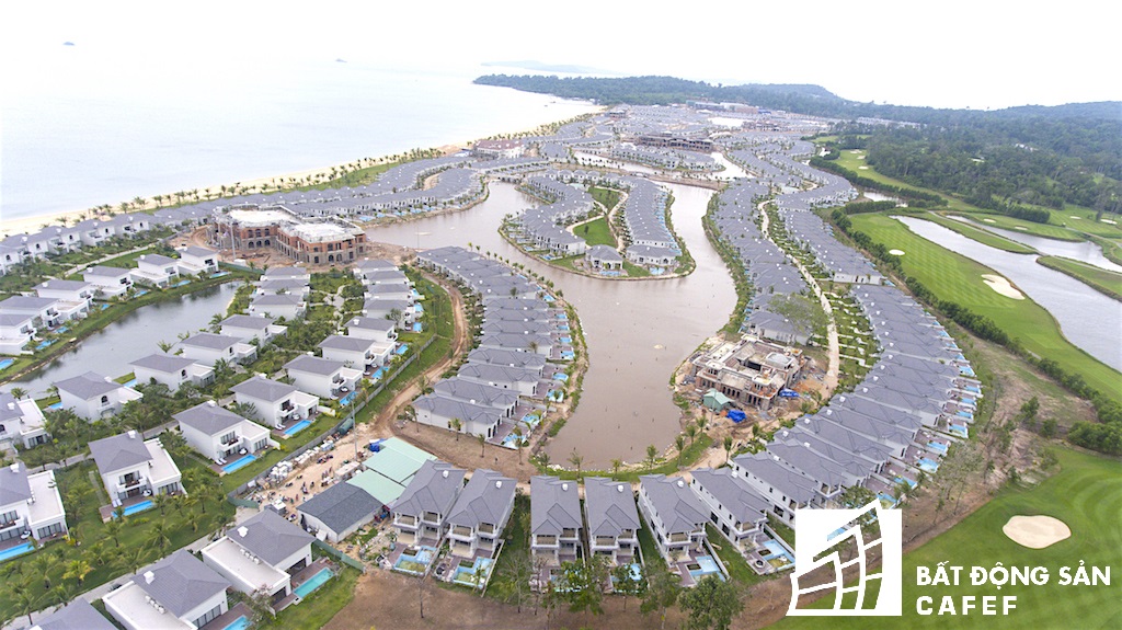 
Sau khi hoàn thành xong khu Phú Quốc 1, Phú Quốc 2 hiện Vingroup đang xây dựng và hoàn thiện hàng trăm căn biệt thự biển ở Phú Quốc 3 và Phú Quốc 4.
