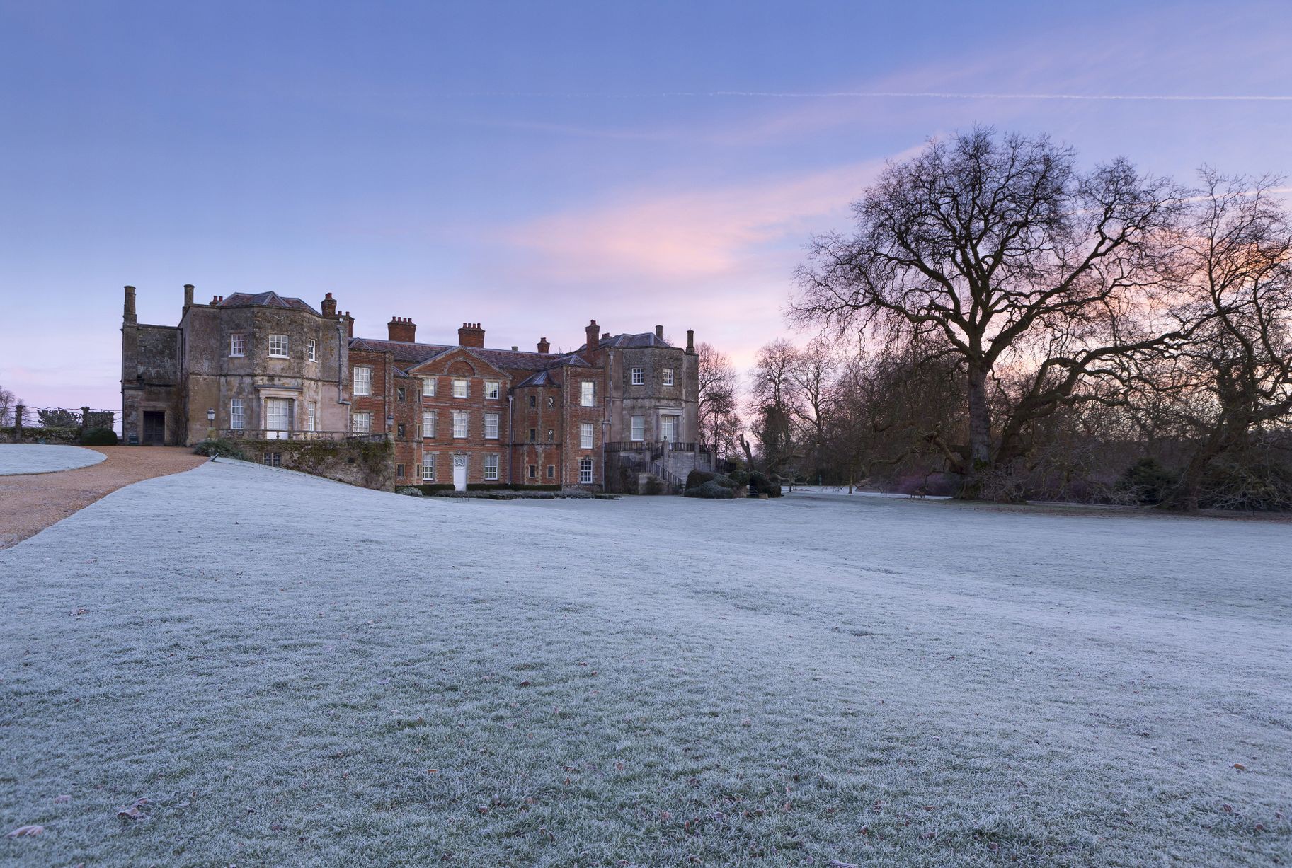 Những khu vườn đẹp nhất mùa đông nước Anh mà bạn sẽ không muốn bỏ lỡ