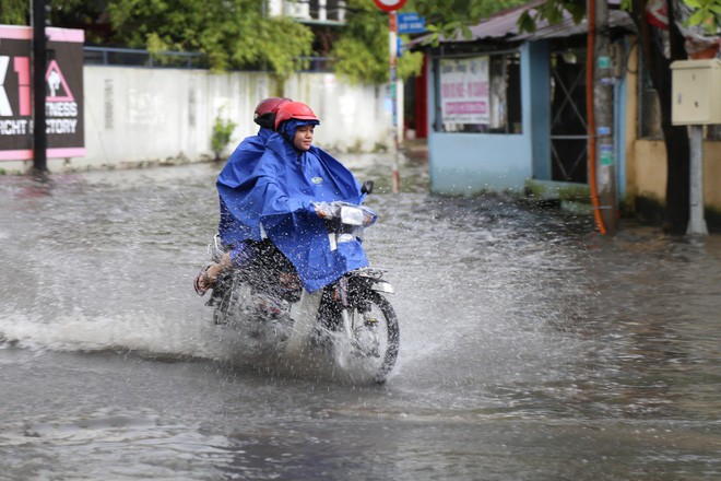 Khu Nha Giau á»Ÿ Sai Gon Ngáº­p Sau MÆ°a Lá»›n Quáº­n 9 Xuáº¥t Hiá»‡n MÆ°a Ä'a