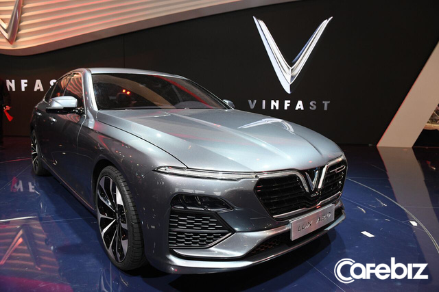 VinFast vừa chơi tất tay tại Paris Motor Show, giờ sẽ chọn chiến lược giá nào để thắng tại thị trường Việt: Xe hơi chất lượng ngang BMW mà giá chỉ tầm Mazda? - Ảnh 4.