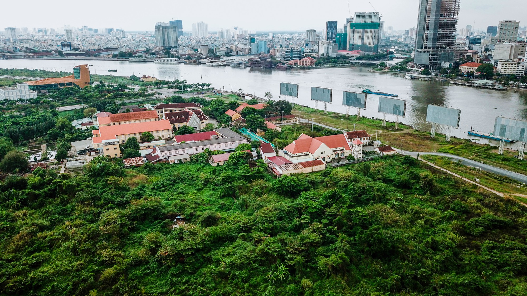 Cận cảnh khu đất vàng tại Thủ Thiêm, nơi dự kiến xây nhà hát giao hưởng 1.500 tỷ đồng - Ảnh 6. Cận cảnh khu đất vàng tại Thủ Thiêm, nơi dự kiến xây nhà hát giao hưởng 1.500 tỷ đồng - Ảnh 6.