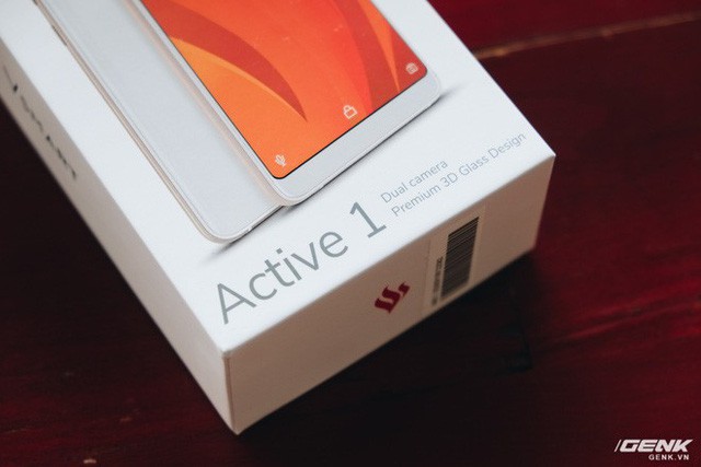  Mở hộp và trên tay Vsmart Active 1: Thiết kế đẹp, cấu hình mạnh, hậu mãi tốt, giá rẻ hơn cả điện thoại Trung Quốc - Ảnh 2.