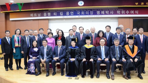 Chủ tịch Quốc hội nhận bằng tiến sĩ danh dự chính trị học của Hàn Quốc - Ảnh 3.