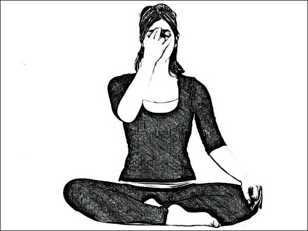 8 động tác yoga giúp giải tỏa căng thẳng cơ bắp và tâm trí ai cũng có thể thực hiện mọi lúc mọi nơi - Ảnh 8.